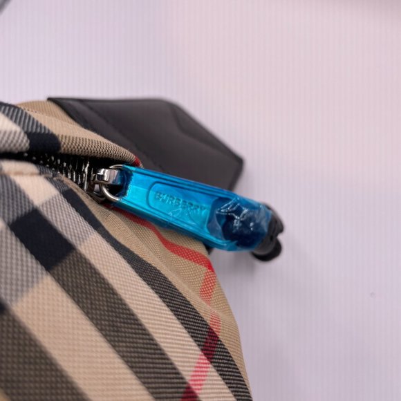 BURBERRY BELT BAG - Picture 9 of 16